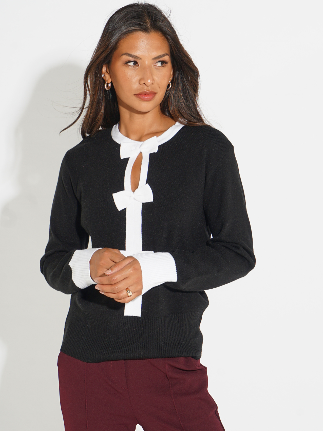 Kate & Pippa Aspen Bow Knit In Black-Kate & Pippa